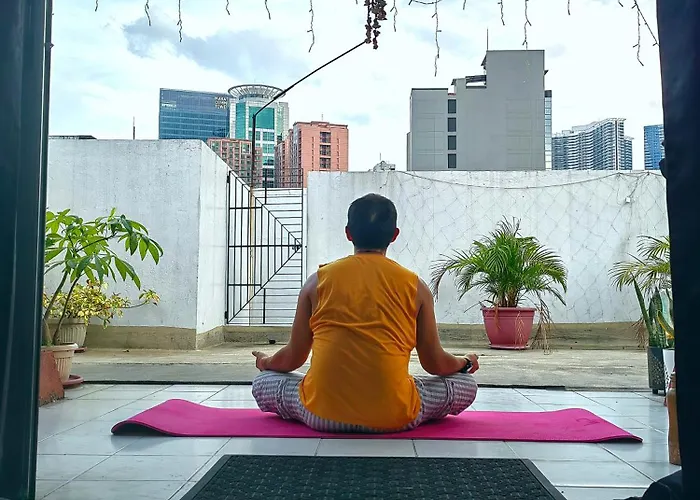 Rooftop Makati Apartment *